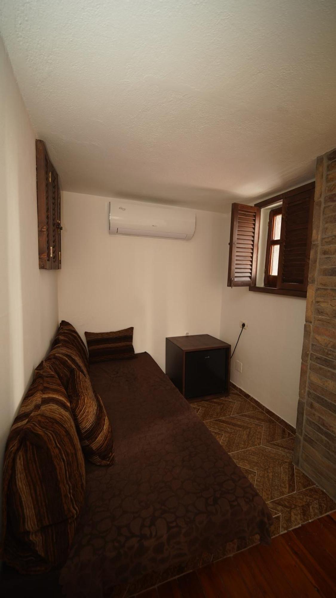 Relax Inn Korce Luaran gambar